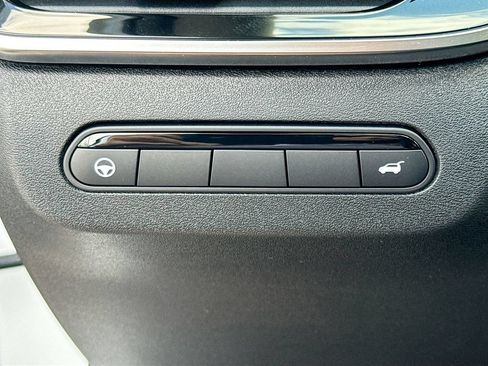 Used 2027 INFINITI QX60 Luxe w/ Cargo Package FWD image 11