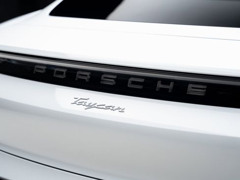 Used 2023 Porsche Taycan w/ Premium Package image 31