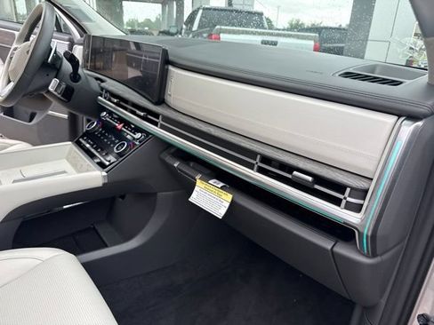 Used 2025 Hyundai Santa Fe Calligraphy FWD image 33