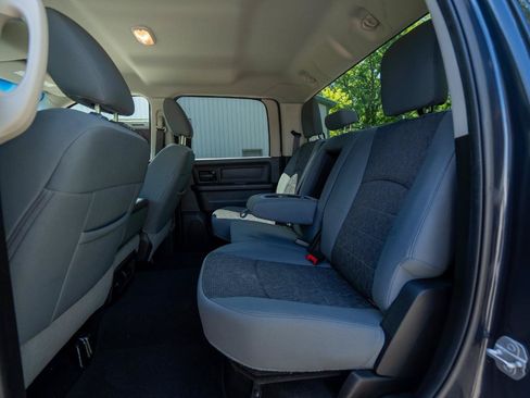 Used 2019 RAM 1500 Express w/ Wheel & Sound Group AWD/4WD image 19