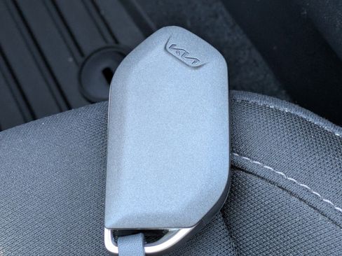 Certified 2025 Kia Sorento LX FWD image 26