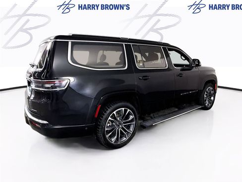 Used 2022 Jeep Grand Wagoneer Series III AWD/4WD image 35