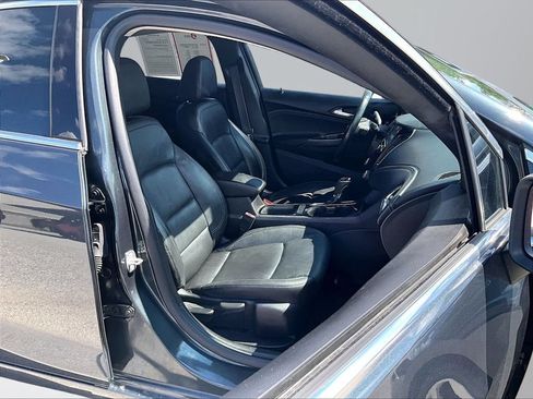 Used 2017 Chevrolet Cruze Premier FWD image 8