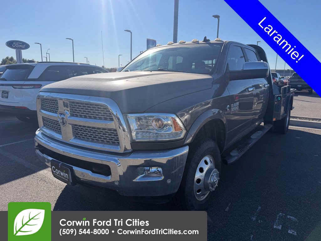 Used 2018 RAM 3500 Laramie w/ Convenience Group AWD/4WD image 3