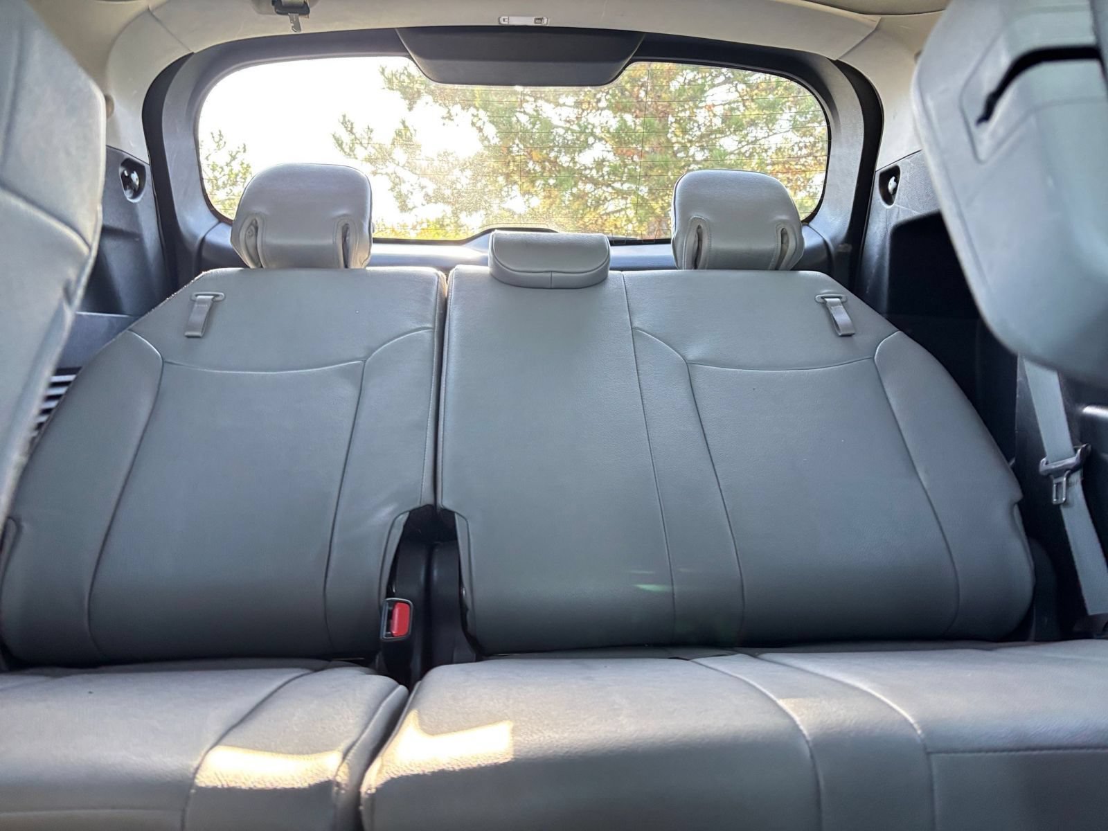 Used 2025 Toyota Sienna XLE FWD image 31