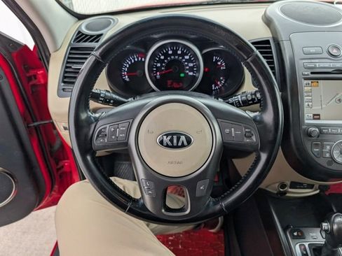Used 2013 Kia Soul ! w/ Premium Pkg image 12