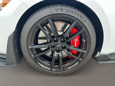 Used 2021 Ford Mustang Shelby GT500 w/ Technology Package RWD image 10