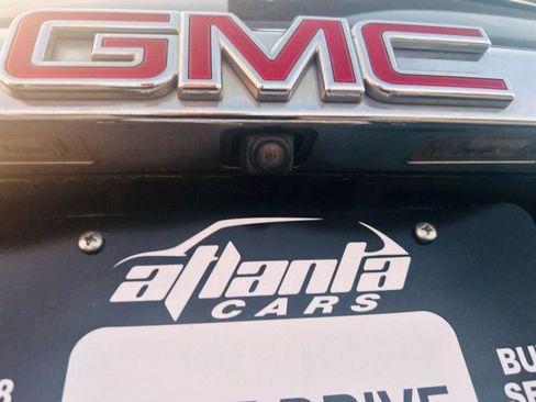 Used 2017 GMC Acadia SLE image 17