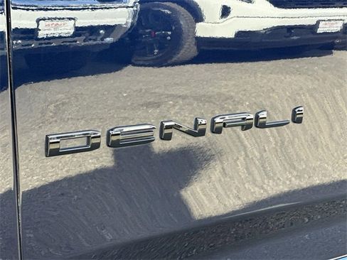 Used 2024 GMC Yukon Denali Ultimate image 32