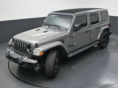Used 2021 Jeep Wrangler Unlimited Sahara AWD/4WD image 35