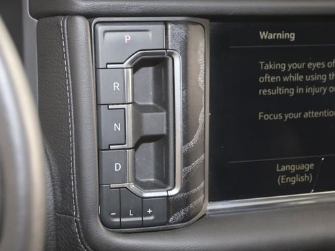 Used 2021 GMC Yukon Denali w/ Denali Premium Package image 7