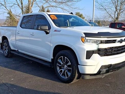 Used 2022 Chevrolet Silverado 1500 RST image 2