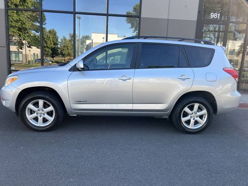 Used 2007 Toyota RAV4 Limited FWD image 6