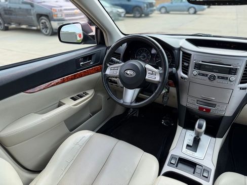 Used 2011 Subaru Outback 3.6R Limited w/ PWR Moonroof Pkg image 17