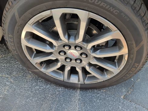 Used 2023 GMC Acadia Denali AWD/4WD image 6
