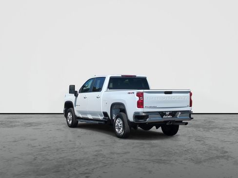 Used 2025 Chevrolet Silverado 2500 LT w/ Convenience Package AWD/4WD image 6