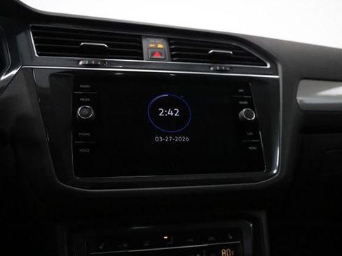 Used 2022 Volkswagen Tiguan SE image 22