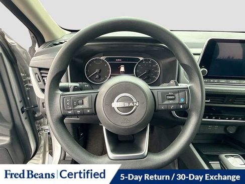 Used 2024 Nissan Rogue SV image 13