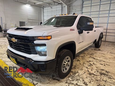 Used 2024 Chevrolet Silverado 3500 W/T image 1