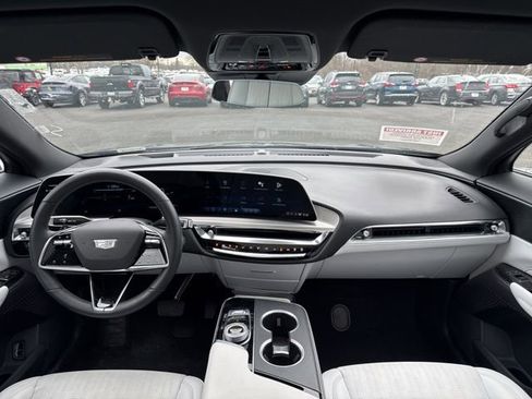 Used 2024 Cadillac Lyriq Sport image 19