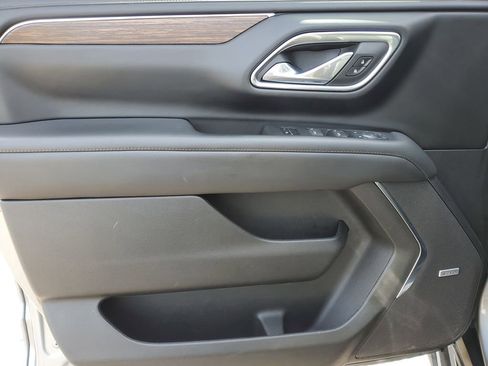 Used 2023 Chevrolet Suburban High Country AWD/4WD image 25