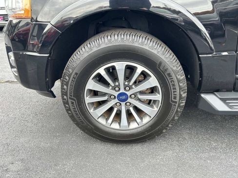 Used 2017 Ford Expedition EL XLT w/ Equipment Group 202A AWD/4WD image 9