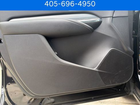 Used 2023 Cadillac XT4 Premium Luxury w/ Technology Package FWD image 12