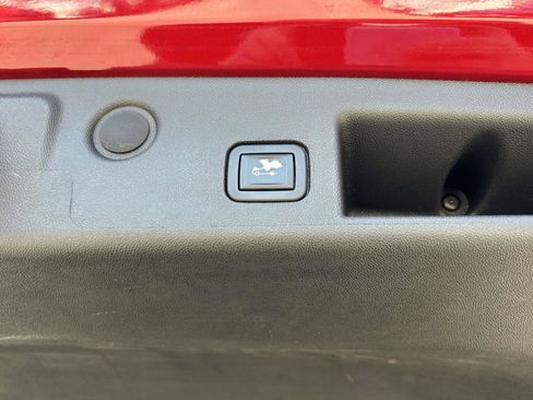 Used 2022 Chevrolet Equinox RS w/ RS Leather Package image 18