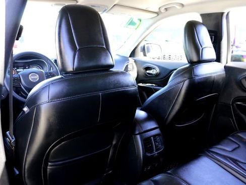 Used 2021 Jeep Cherokee Trailhawk w/ Premium Leather Package image 21