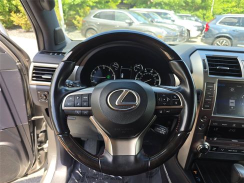 Used 2021 Lexus GX 460 Luxury w/ Accessory Package AWD/4WD image 29