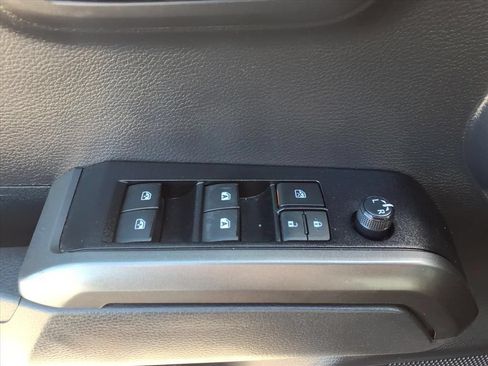 Certified 2023 Toyota Tacoma TRD Off-Road AWD/4WD image 17