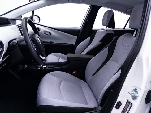 Used 2022 Toyota Prius LE FWD image 19