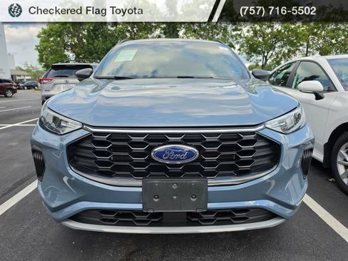 Used 2024 Ford Escape ST-Line w/ Tech Pack #1 AWD/4WD image 2