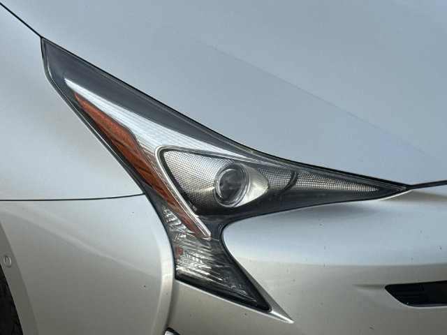Used 2018 Toyota Prius Four Touring FWD image 3