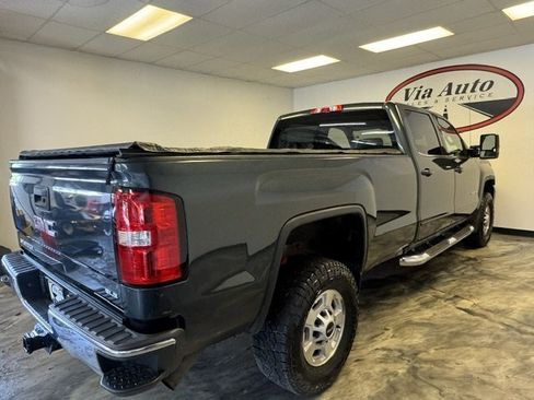 Used 2018 GMC Sierra 2500 SLE w/ Suspension Package, Off-Road AWD/4WD image 8