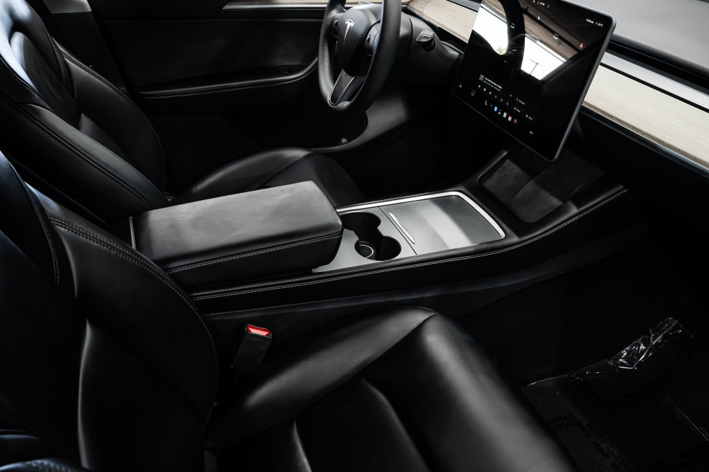 Used 2025 Tesla Model Y Long Range RWD image 29