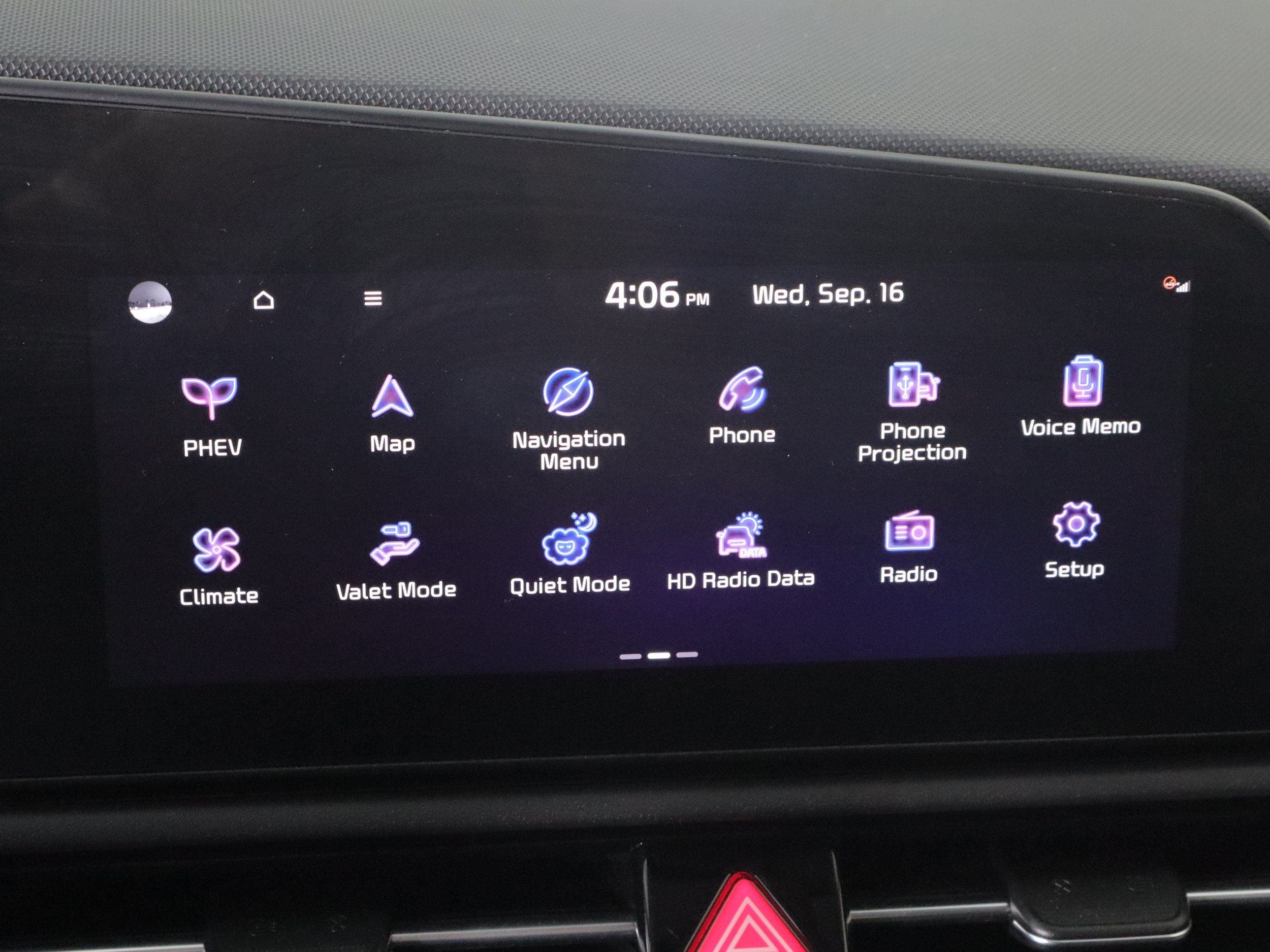 Used 2024 Kia Niro EX w/ EX Cold Weather Package FWD image 13