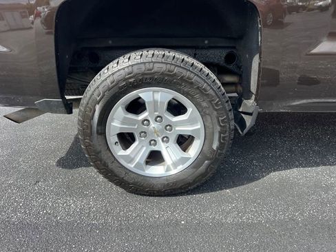 Used 2018 Chevrolet Silverado 1500 LT w/ All Star Edition image 28