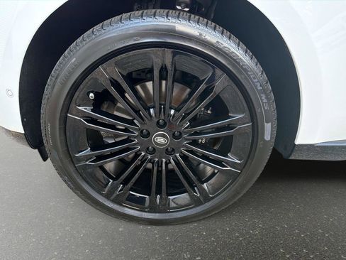 Used 2025 Land Rover Range Rover Long Wheelbase SE image 6