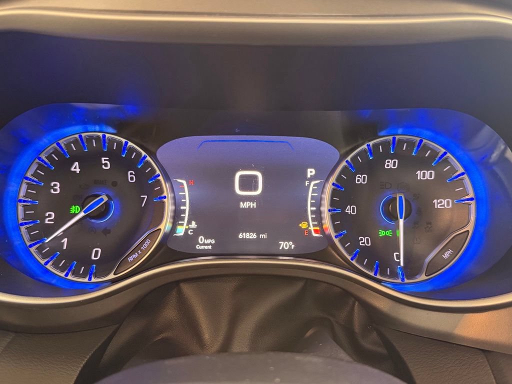 Used 2024 Chrysler Pacifica Touring-L FWD image 13