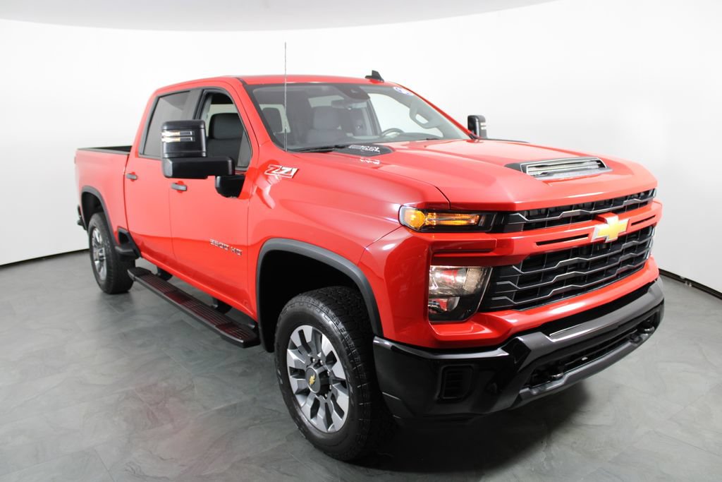 Used 2024 Chevrolet Silverado 2500 Custom w/ Custom Convenience Package AWD/4WD image 4