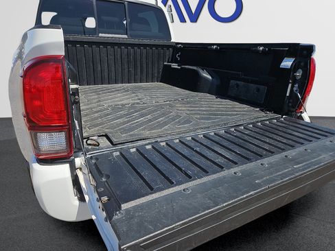 Used 2019 Toyota Tacoma SR AWD/4WD image 9
