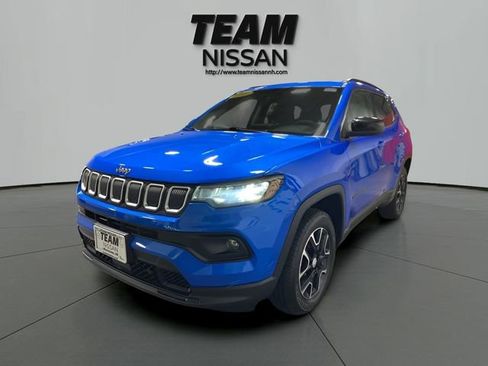 Used 2022 Jeep Compass Latitude AWD/4WD image 3