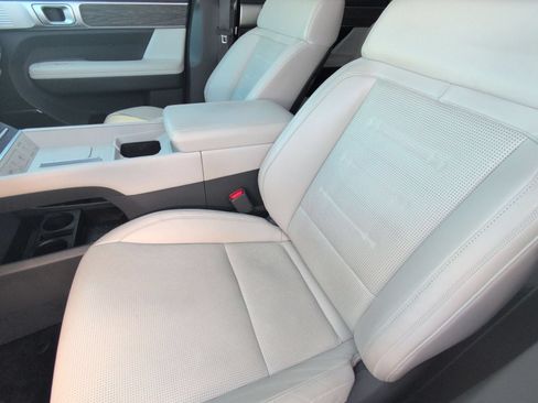 Used 2024 Hyundai Santa Fe Calligraphy FWD image 23