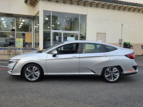 Used 2018 Honda Clarity Touring image 2