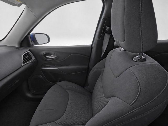 Used 2019 Jeep Cherokee Latitude w/ Popular Appearance Group FWD image 27
