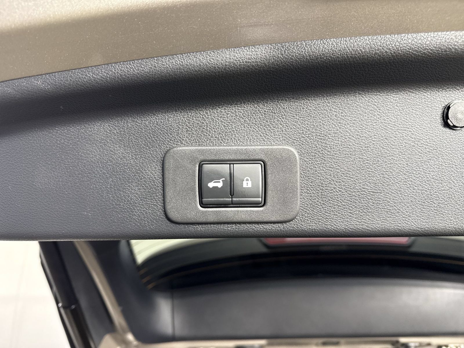 Certified 2025 Nissan Murano SL w/ Cargo Package AWD/4WD image 37