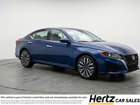 Used 2025 Nissan Altima 2.5 SV image 1