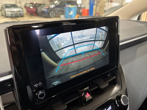 Used 2025 Toyota Corolla LE image 18