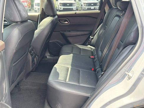 Used 2021 Nissan Rogue SL FWD image 14